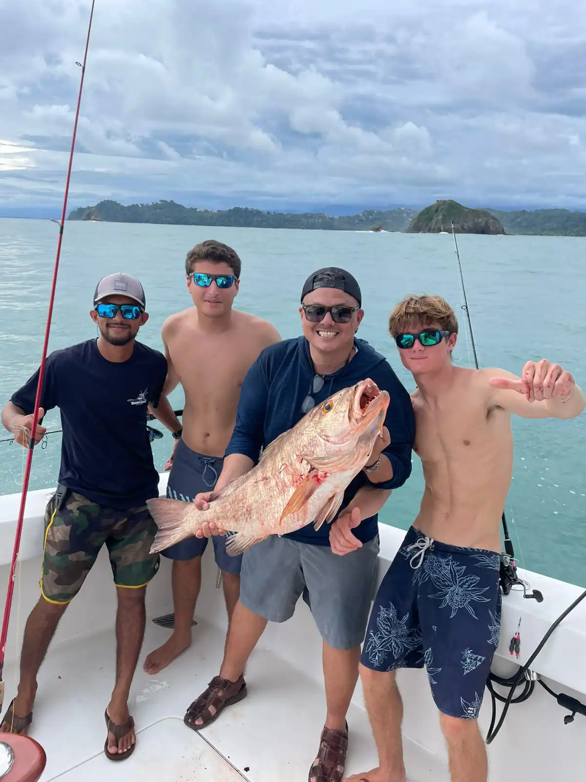 Inshore fishing on the rock between Punta Quepos and Punta Catedral